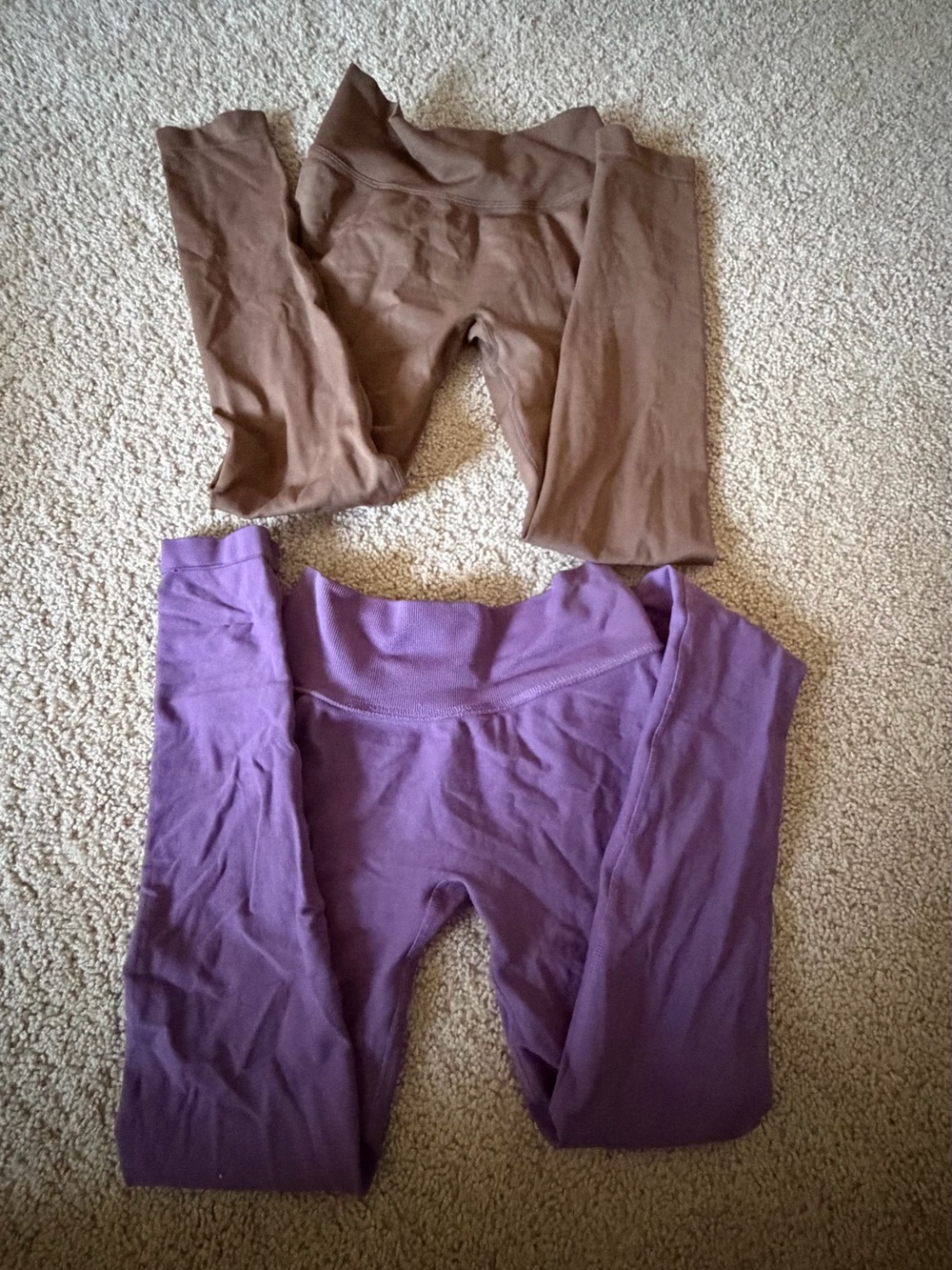 Set of Two Solid Color High-Waist Leggings - Brown & Purple